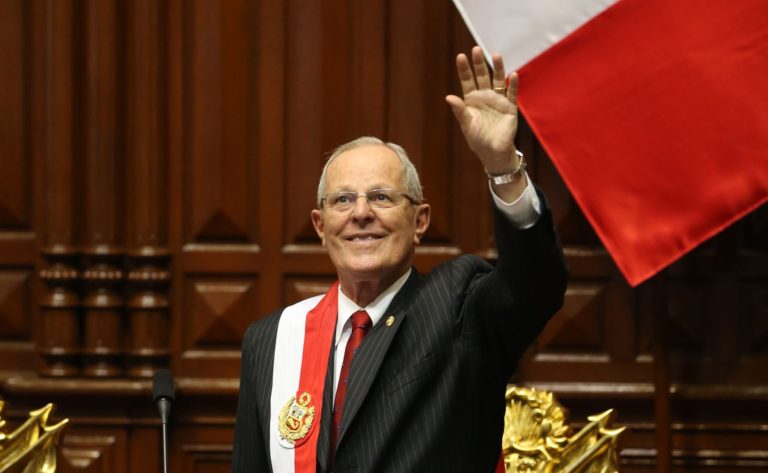 El presidente de Perú se queja de que cobra poco