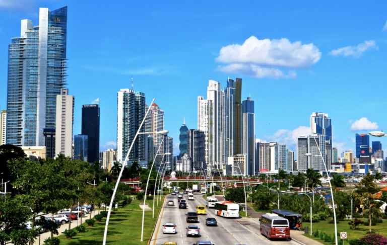 Proponen que Panamá exporte ideas de TIC