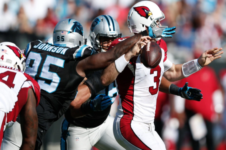 emocionante partido entre los panthers y cardinals