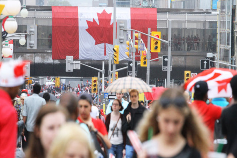 Canadá recibirá 300 mil inmigrantes por año a partir de 2017
