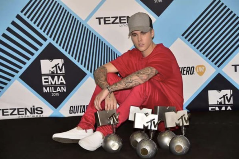 Justin Bieber fue la sorpresa y arrasó en los MTV EMA 2016