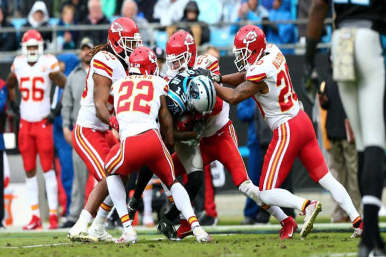 Gran partido de los Chiefs en Charlotte