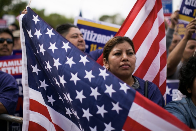 Activistas: Obama puede otorgar “perdón” a inmigrantes indocumentados