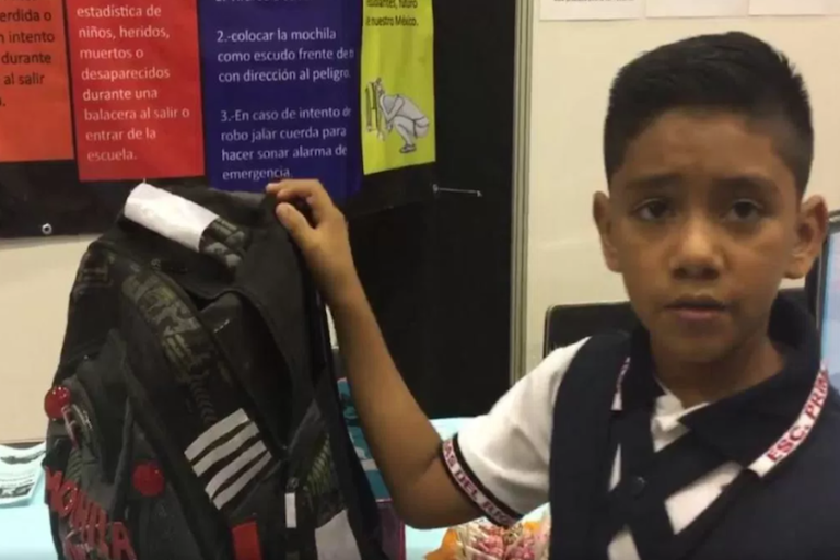 Niño de 11 años diseña mochila antibalas