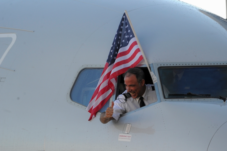 Primer vuelo de EE.UU. a La Habana salió hoy