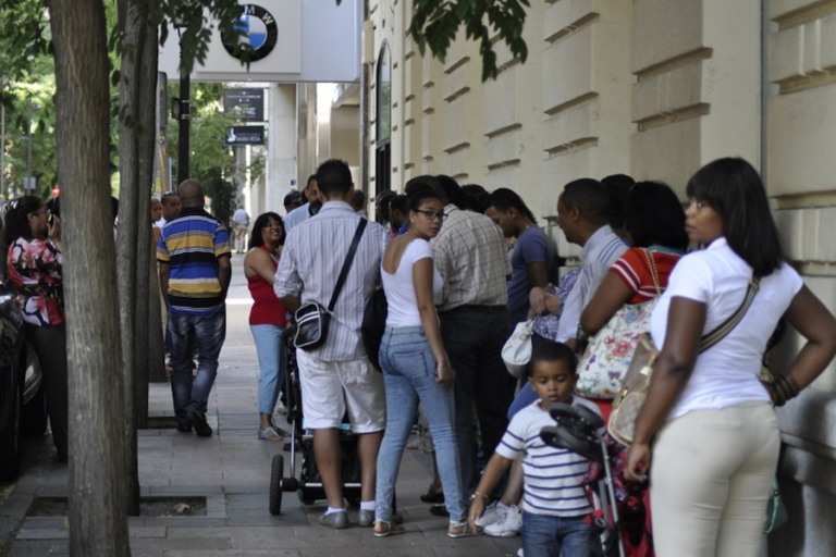 Latinoamericanos son los extranjeros que menos ganan en España