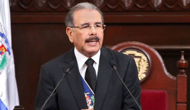 Senado otorga poderes al presidente por las lluvias