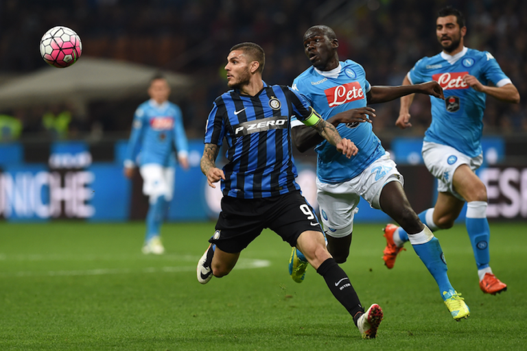 Napoli golea al Inter de Milán