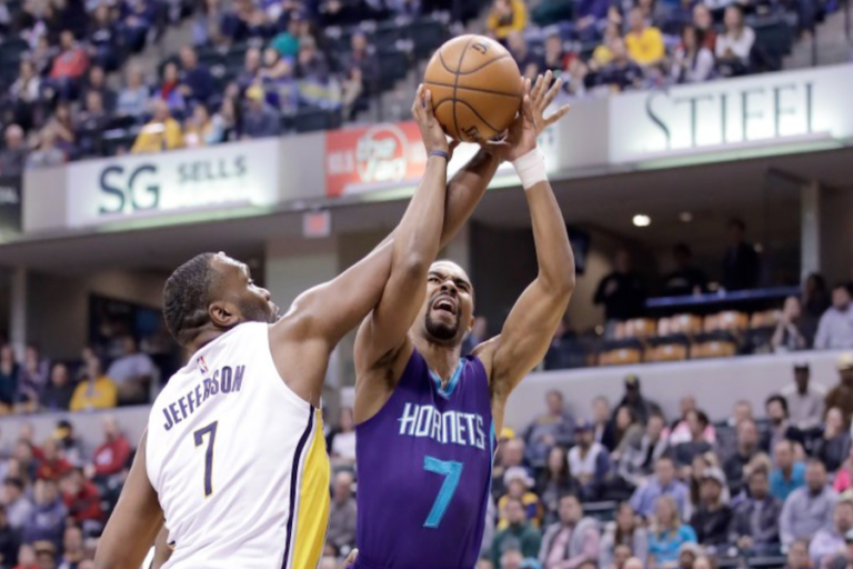 Hornets no pudieron ante los Pacers