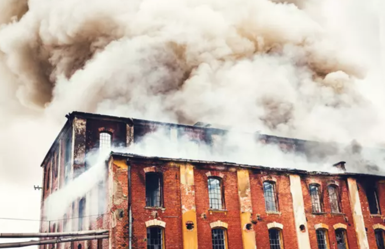 Incendio destroza edificio en NJ