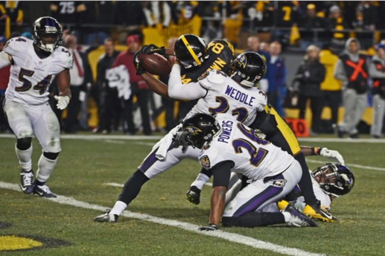 Steelers consiguen pase a los playoffs