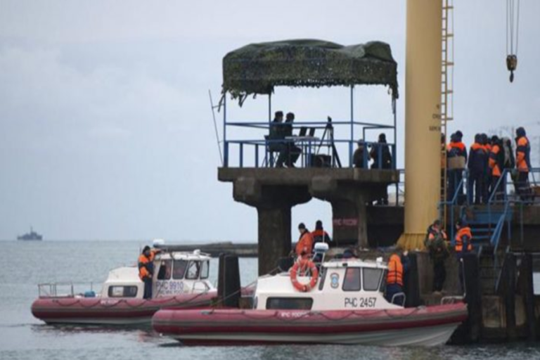 Hallan trozos del avión caído en el Mar Negro