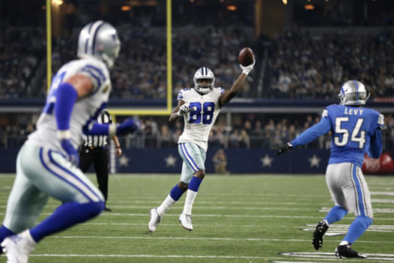 Dez Bryant lanzó su primer pase de TD