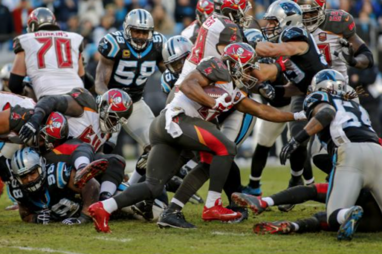 Doug Martin es suspendido 4 juegos