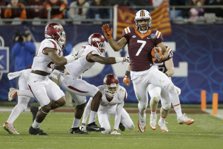 Gran partido del Belk Bowl en Charlotte