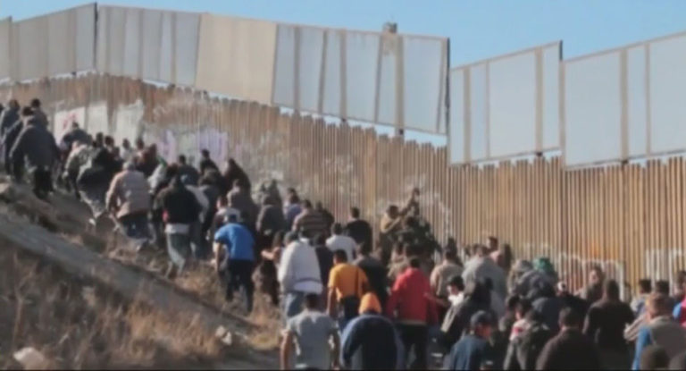 Trump reitera que construirá muro en la frontera