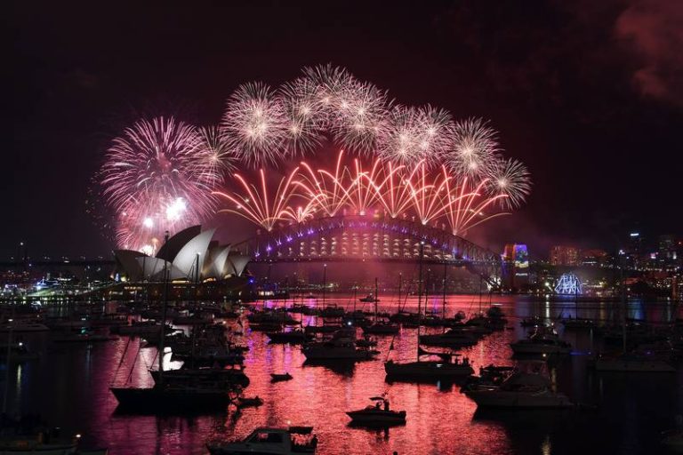 Sídney recibe el 2017 con espectacular fuegos artificiales