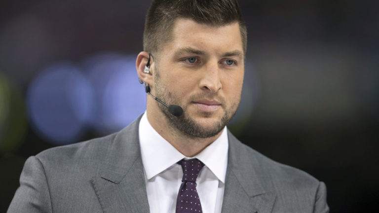 Tebow jugaría pretemporada con METS
