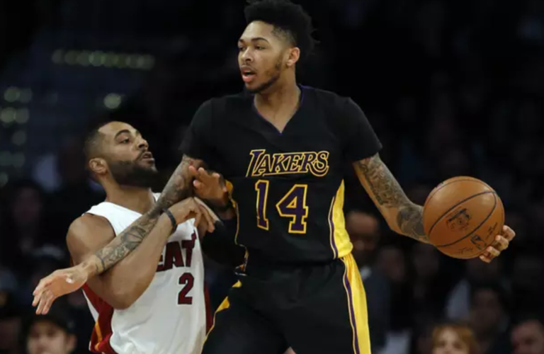 Lakers suma su cuarta victoria ante el Heat