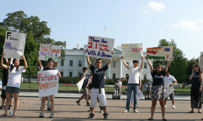 Borrador de La Casa Blanca plantea no renovar DACA