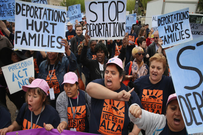 Lo que abogados recomiendan ante deportaciones