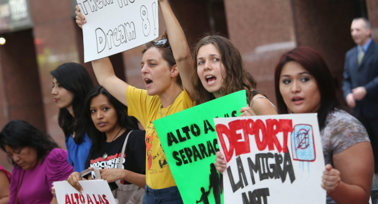 ICE mantiene detenido en Seattle a un Dreamers