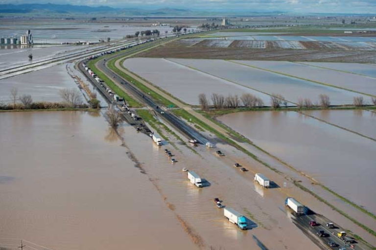 Tormenta renueva temores de inundación en California