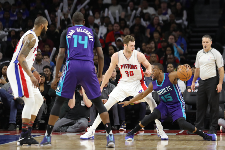 Los Hornets no levantan cabeza