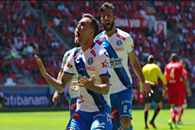 Puebla sorprende y vence al líder Toluca