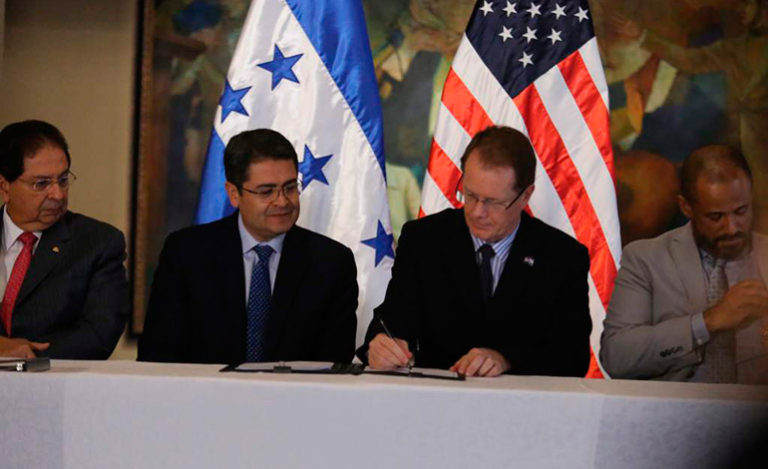 Honduras firma acuerdo con EE.UU. por $ 125 millones