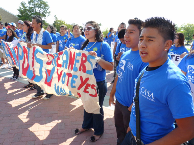 Proponen vía a la ciudadanía para jóvenes DREAMERS