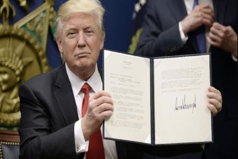 Trump firma nuevo decreto migratorio que favorece a Irak