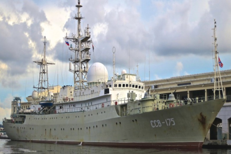 Barco espía ruso fue visto cerca de la costa de EE.UU