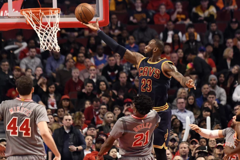 LeBron hace historia en la NBA y supera a Shaquille O’Neal