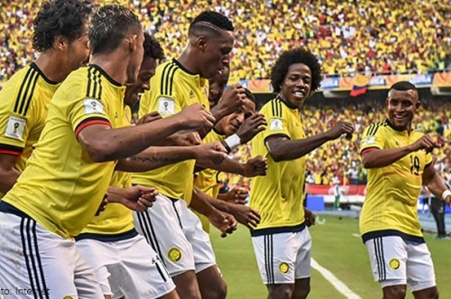 Colombia baila en Ecuador y saca un triunfo que sabe a Mundial