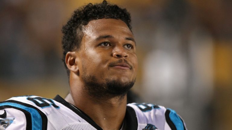 Panthers dan nuevo contrato a Horton