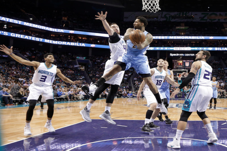 Hornets no pierden las esperanzas de clasificar a los playoffs