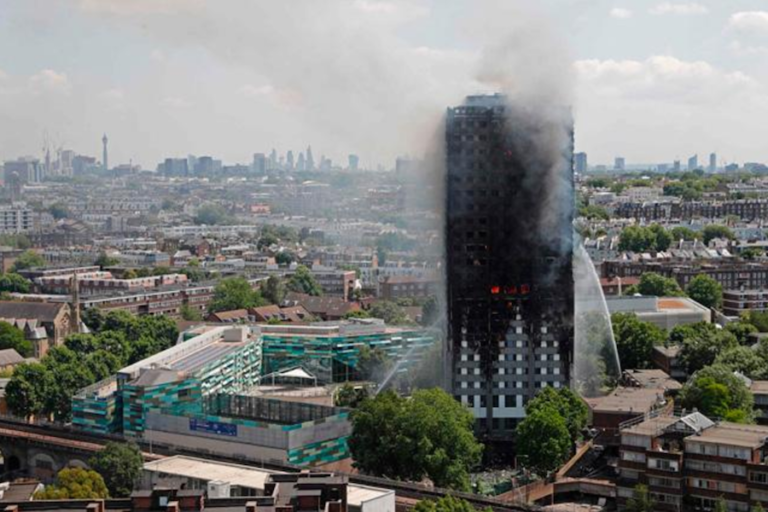Al menos 6 muertos por incendio en torre de Londres