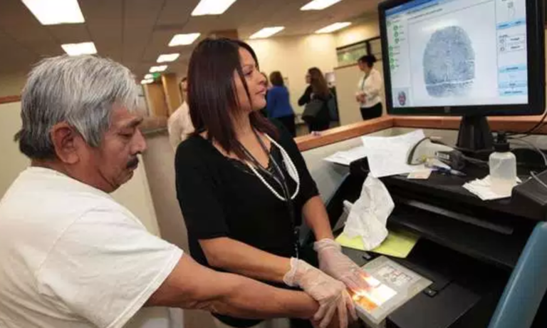 Cápsulas biométricas para acelerar controles de seguridad en LAX