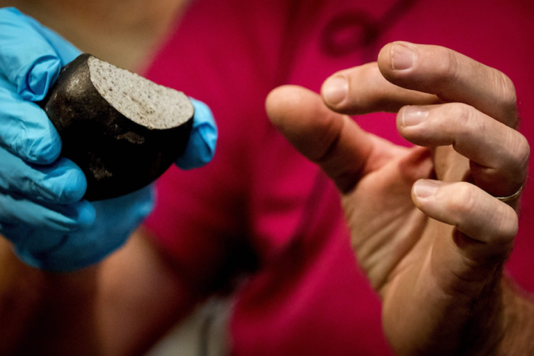 Descubren meteorito de 4.500 millones de años de antiguedad