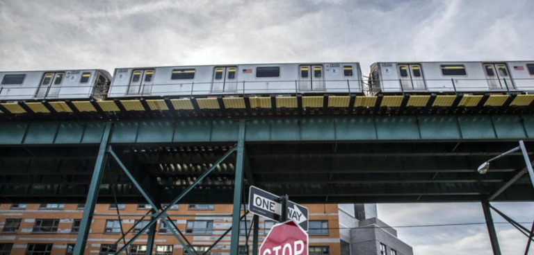 Descarrilamiento de un tren en NY deja 34 personas heridas