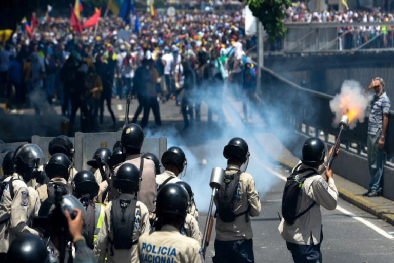 Maduro se empeña en denunciar intento de golpe de Estado