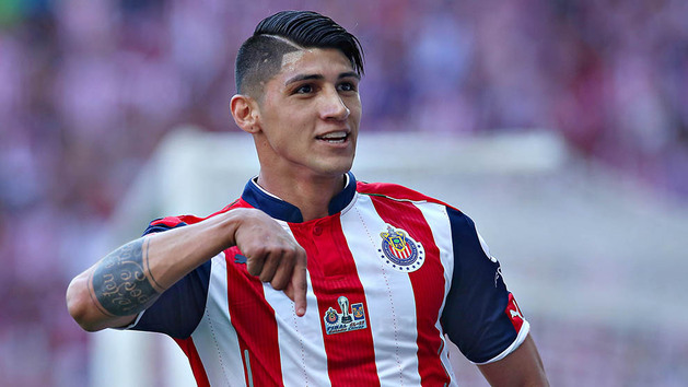 Le pondrían clavos a Alan Pulido