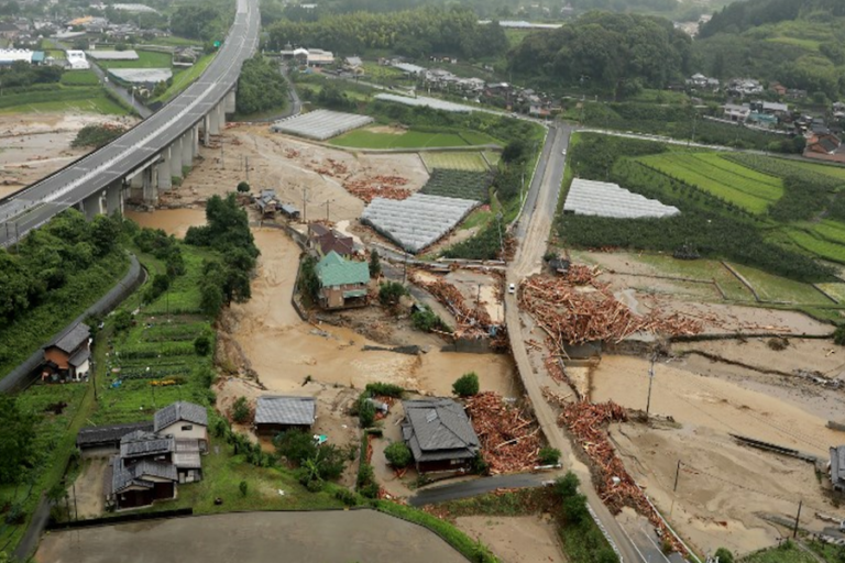 Al menos 18 fallecidos por lluvias torrenciales en Japón