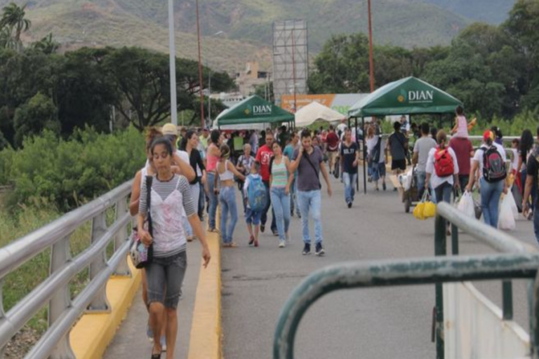 Colombia dará permiso de trabajo temporal a venezolanos