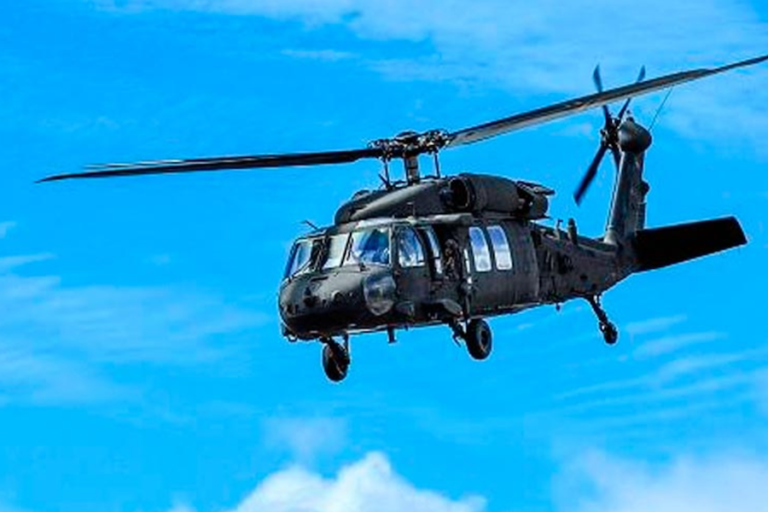 Cinco militares desaparecidos tras accidente de helicóptero