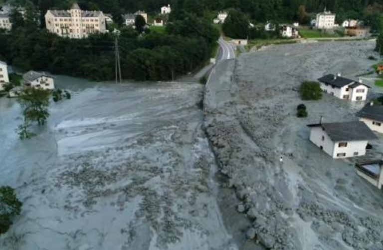 Ocho desaparecidos por avalancha de lodo en Suiza