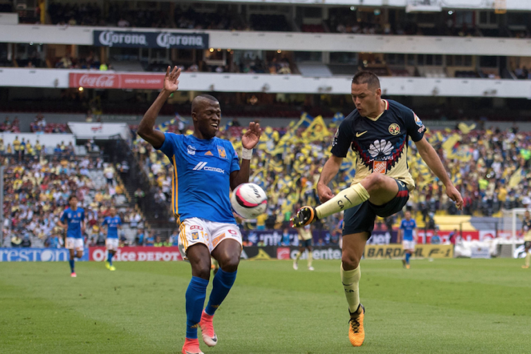 Valencia marca doblete ante el América