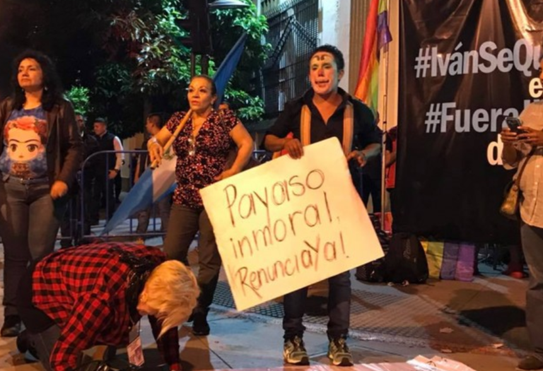 No paran de protestar contra presidente de Guatemala