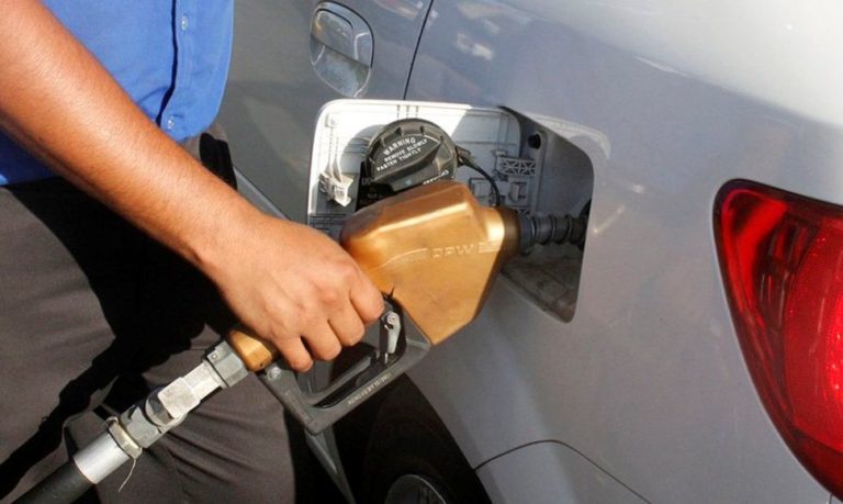 Gasolina sube a máximos de dos años en EU por Harvey